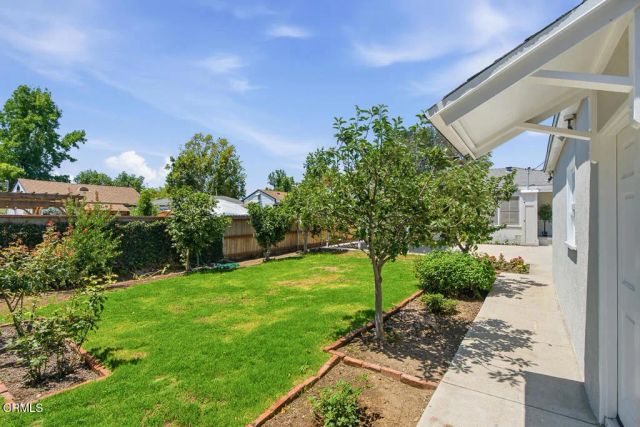 1010 Roxbury Drive, Pasadena, CA 91104