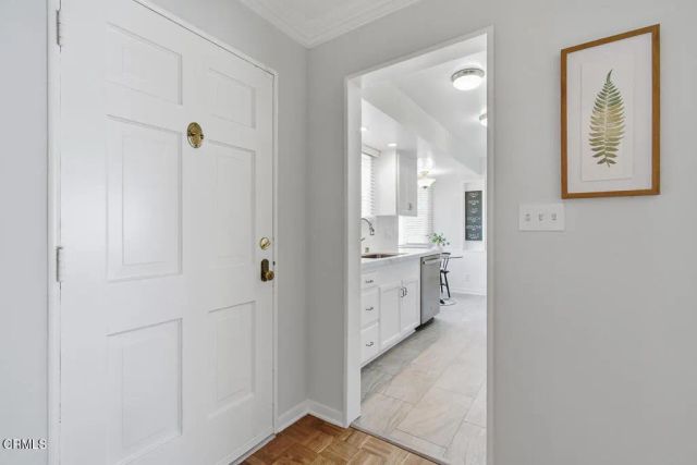 1010 Roxbury Drive, Pasadena, CA 91104