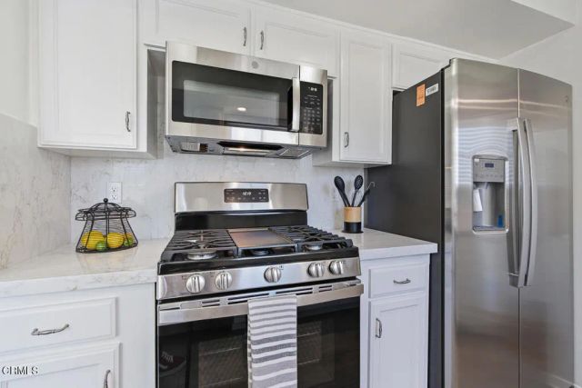 1010 Roxbury Drive, Pasadena, CA 91104