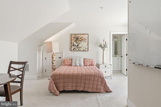 23 GREY CT, Berwyn, PA 19312