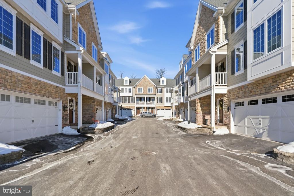 23 GREY CT, Berwyn, PA 19312