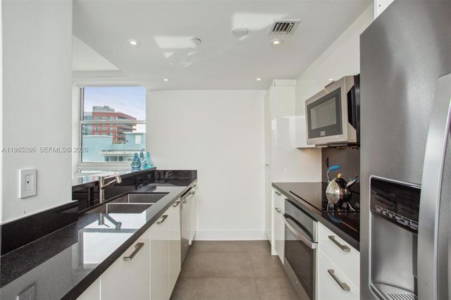 200 Ocean Dr 5A, Miami Beach, FL 33139