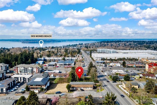 2805 S 216th Street, Des Moines, WA 98198
