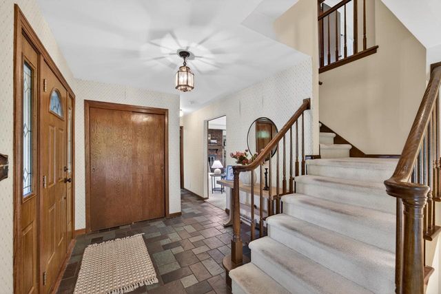 3109 W Fleur De Lis DRIVE, Mequon, WI 53092