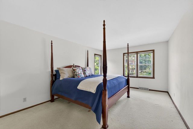 3109 W Fleur De Lis DRIVE, Mequon, WI 53092