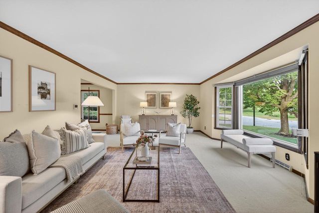 3109 W Fleur De Lis DRIVE, Mequon, WI 53092