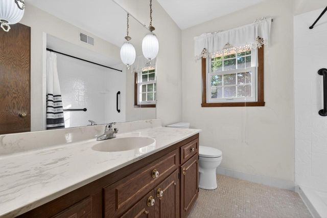 3109 W Fleur De Lis DRIVE, Mequon, WI 53092