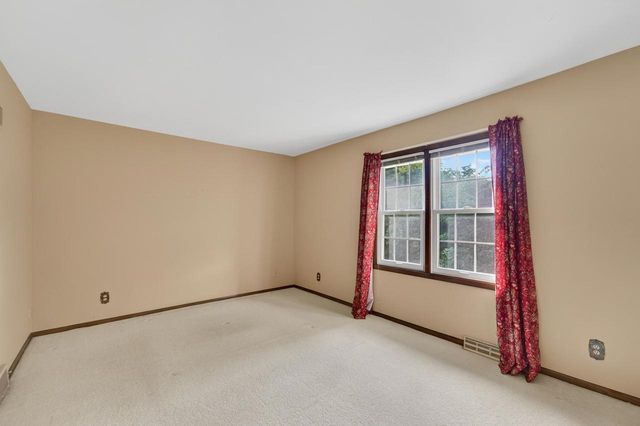 3109 W Fleur De Lis DRIVE, Mequon, WI 53092
