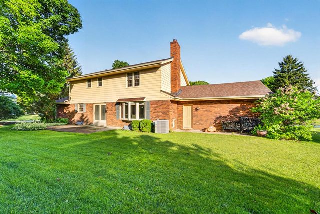 3109 W Fleur De Lis DRIVE, Mequon, WI 53092