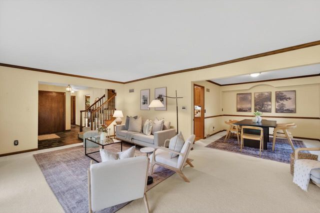 3109 W Fleur De Lis DRIVE, Mequon, WI 53092