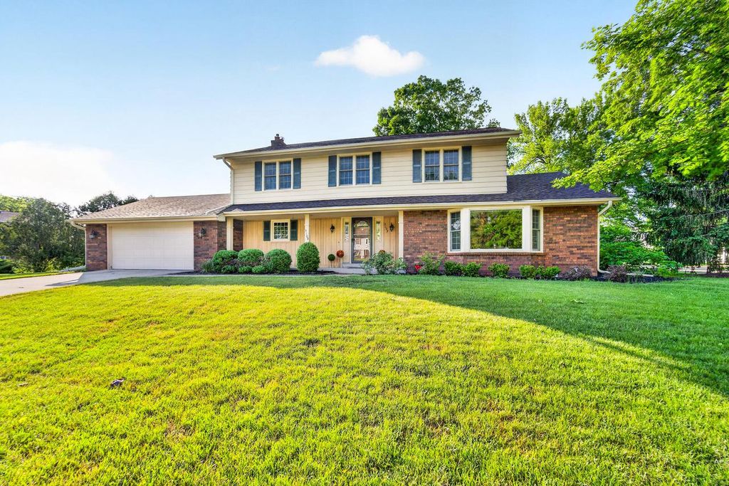3109 W Fleur De Lis DRIVE, Mequon, WI 53092