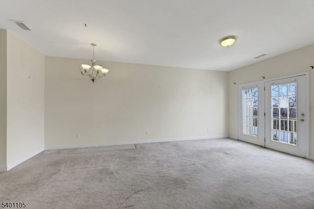 520 Victor St 42, Saddle Brook Twp., NJ 07663