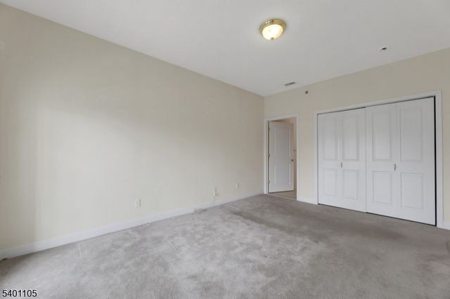 520 Victor St 42, Saddle Brook Twp., NJ 07663