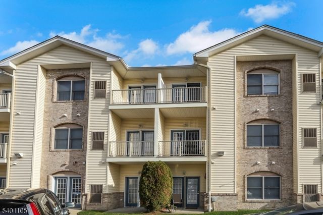 520 Victor St 42, Saddle Brook Twp., NJ 07663