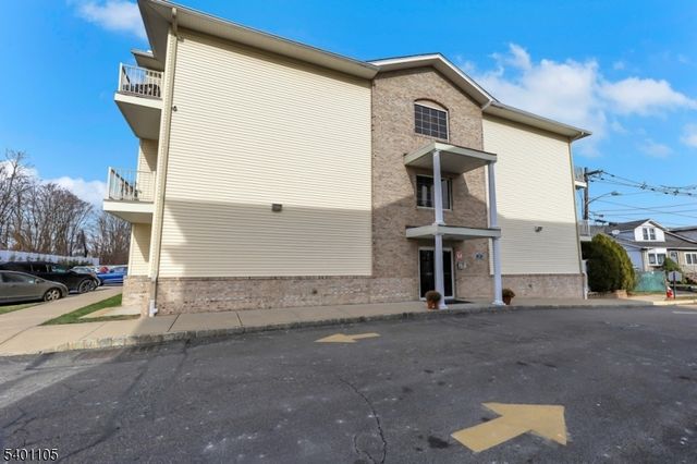520 Victor St 42, Saddle Brook Twp., NJ 07663