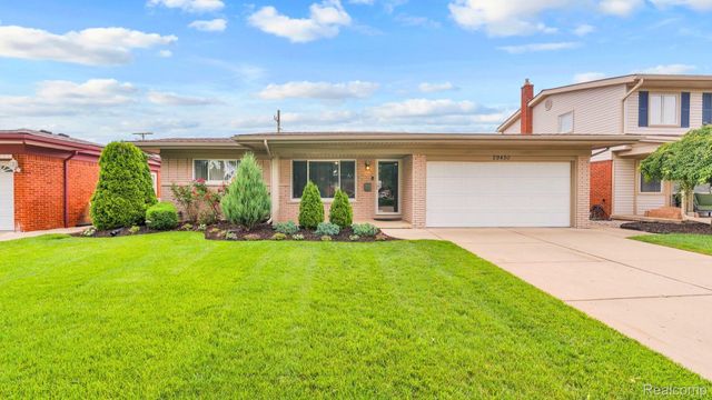 29450 Desmond Drive, Warren, MI 48093