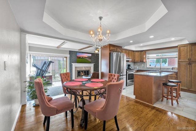 29450 Desmond Drive, Warren, MI 48093