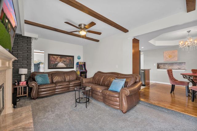 29450 Desmond Drive, Warren, MI 48093