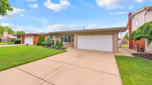 29450 Desmond Drive, Warren, MI 48093