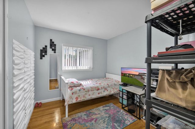 29450 Desmond Drive, Warren, MI 48093