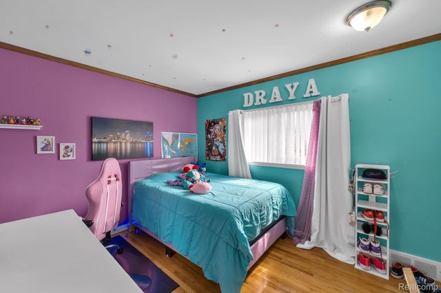 29450 Desmond Drive, Warren, MI 48093
