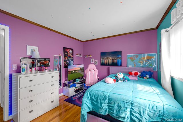 29450 Desmond Drive, Warren, MI 48093
