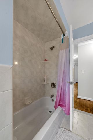 29450 Desmond Drive, Warren, MI 48093