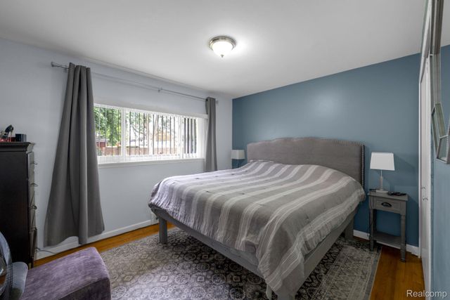 29450 Desmond Drive, Warren, MI 48093