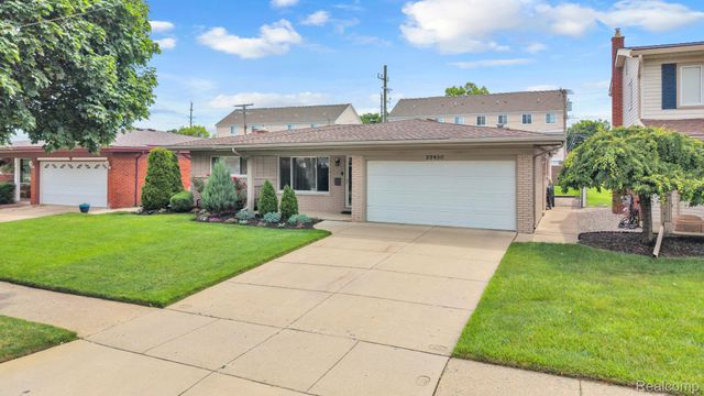 29450 Desmond Drive, Warren, MI 48093