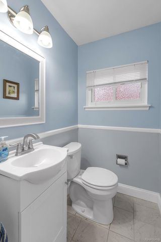 29450 Desmond Drive, Warren, MI 48093