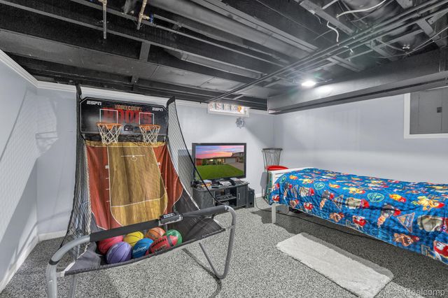 29450 Desmond Drive, Warren, MI 48093