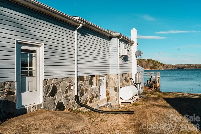 4928 Northcrest Street, Claremont, NC 28610