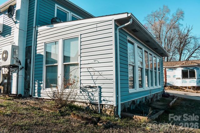 4928 Northcrest Street, Claremont, NC 28610