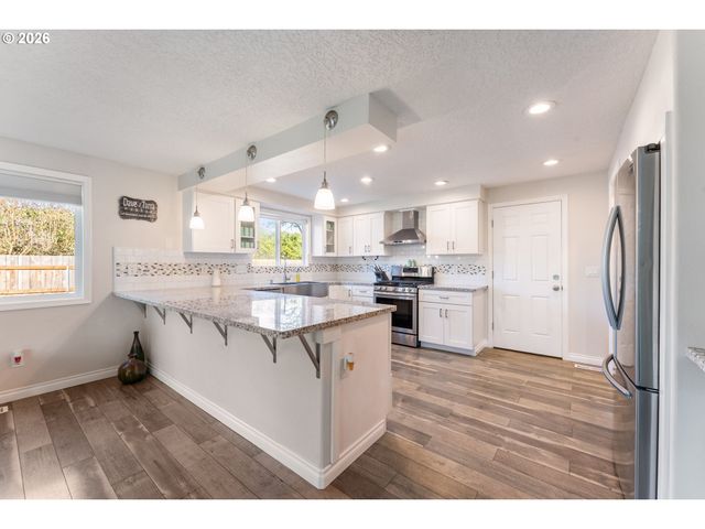 1893 Ne 12TH Ave, Hillsboro, OR 97124