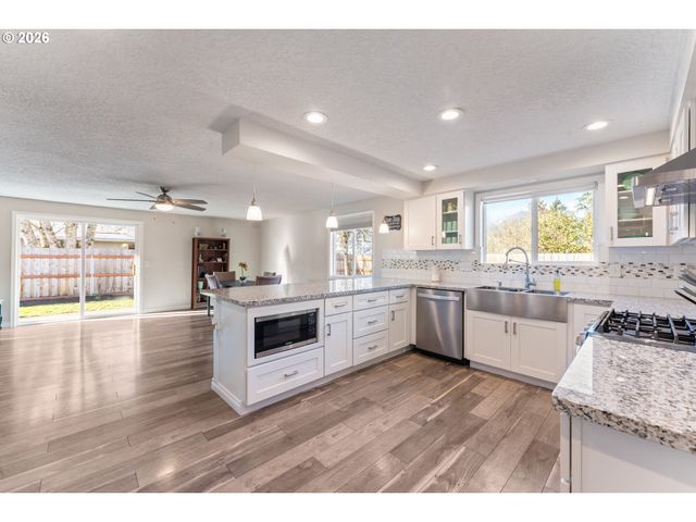 1893 Ne 12TH Ave, Hillsboro, OR 97124