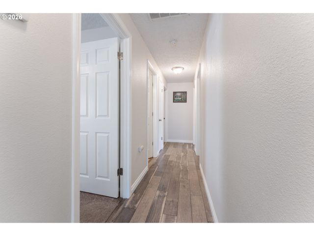 1893 Ne 12TH Ave, Hillsboro, OR 97124