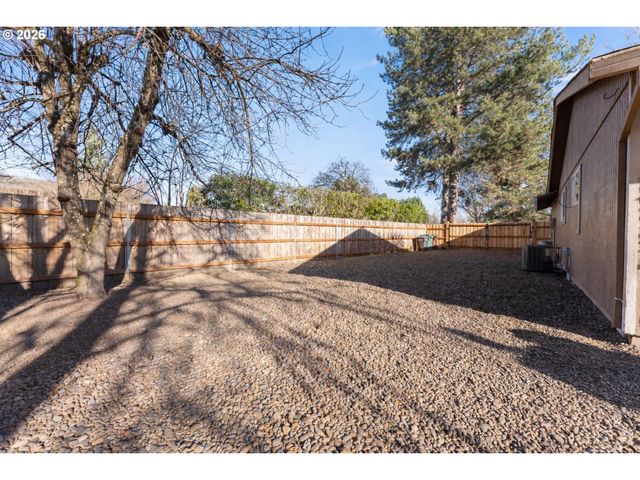 1893 Ne 12TH Ave, Hillsboro, OR 97124