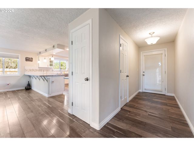 1893 Ne 12TH Ave, Hillsboro, OR 97124