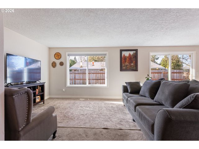 1893 Ne 12TH Ave, Hillsboro, OR 97124