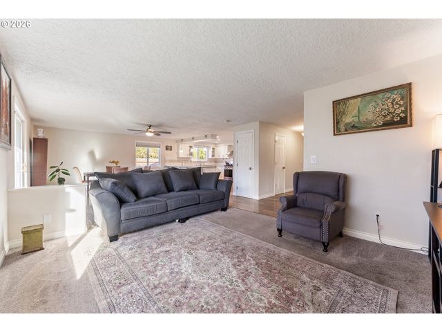 1893 Ne 12TH Ave, Hillsboro, OR 97124