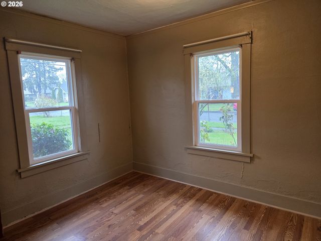 561 15TH Ave, Longview, WA 98632