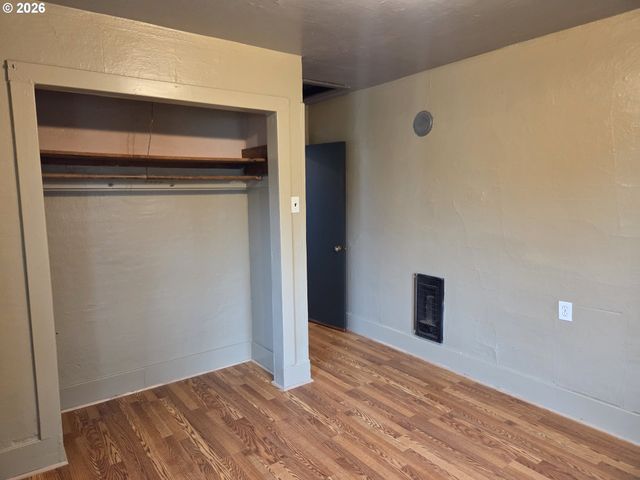561 15TH Ave, Longview, WA 98632