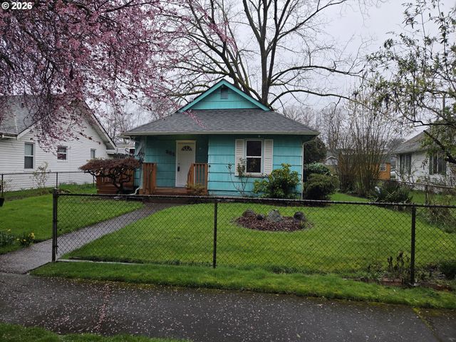 561 15TH Ave, Longview, WA 98632