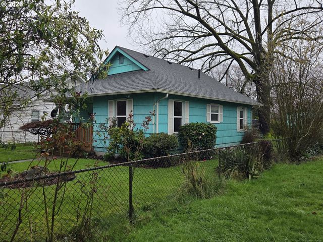 561 15TH Ave, Longview, WA 98632