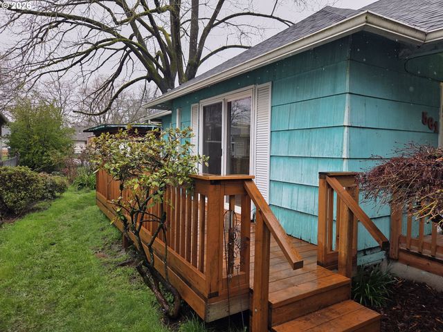 561 15TH Ave, Longview, WA 98632