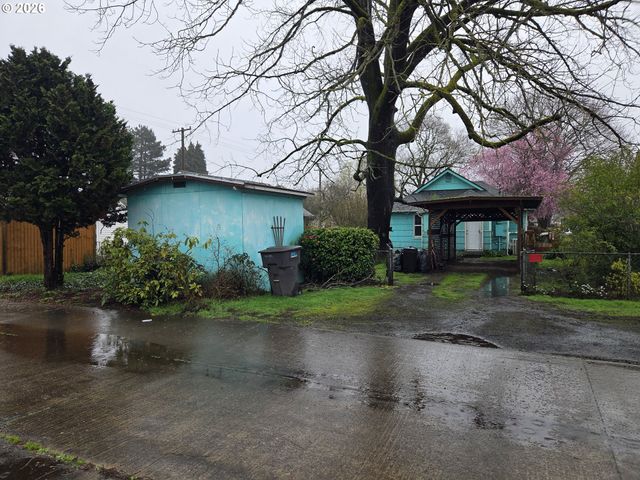 561 15TH Ave, Longview, WA 98632