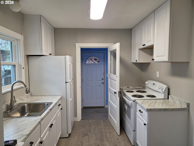 561 15TH Ave, Longview, WA 98632