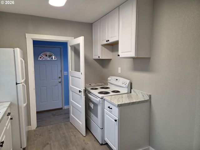 561 15TH Ave, Longview, WA 98632