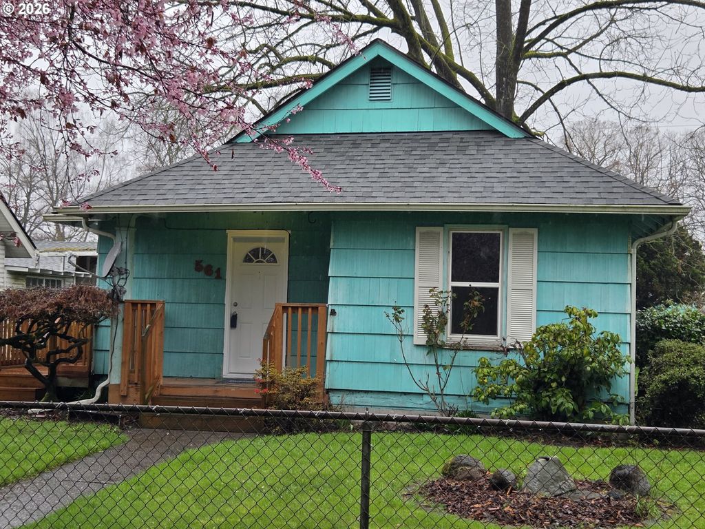 561 15TH Ave, Longview, WA 98632