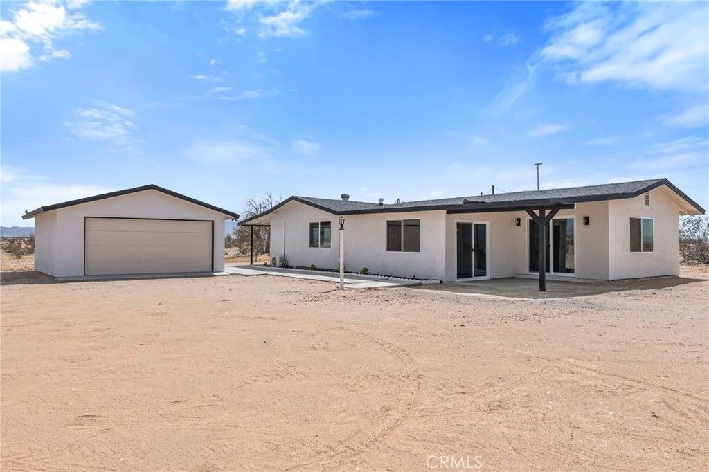 Image 33 of property listing at 83626 Carey Rd, 29 Palms, CA 92277